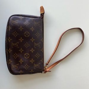 Authentic Louis Vuitton Accessory Pochette